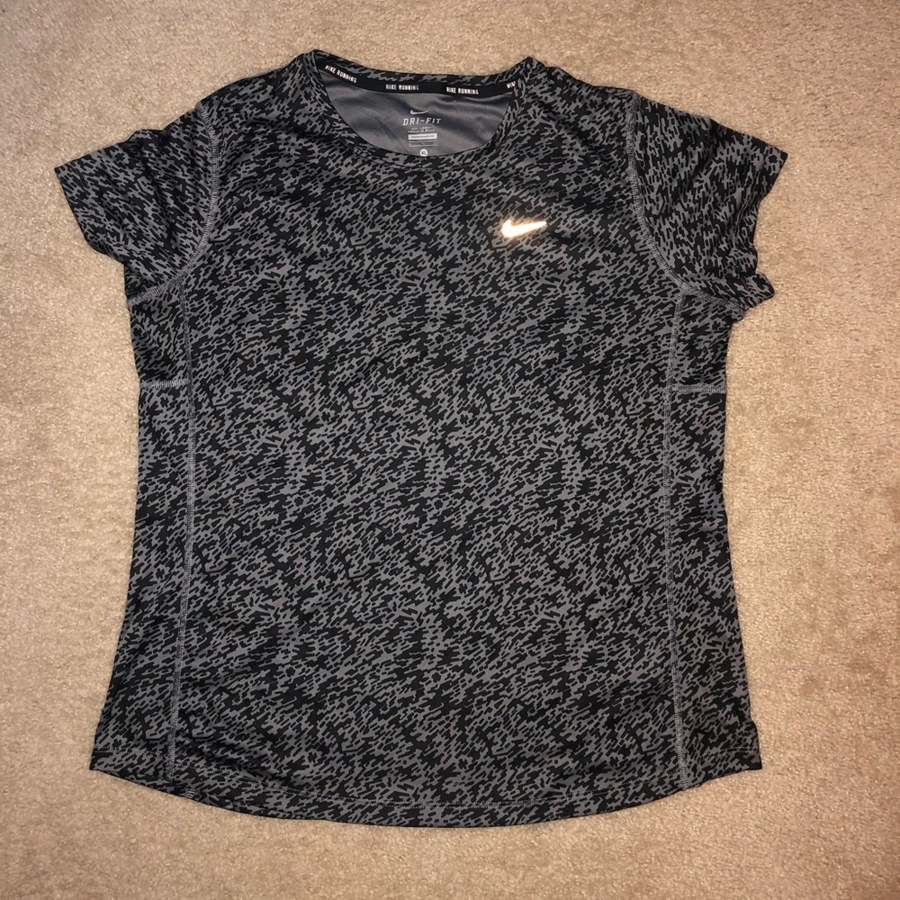 Women’s XL Nike dri-fit running shirt